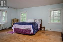 Bright Main BR w 3pc ensuite, 2 closets. ~17*14 ft - 