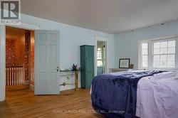 South Facing Bay Window, 2 west facing windows - 