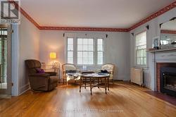 Large Formal Room. - 