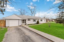 503 BROADWAY STREET  Plympton-Wyoming, ON N0N 1T0