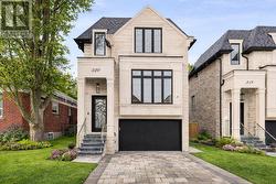 320 HOUNSLOW AVENUE  Toronto, ON M2R 1H5