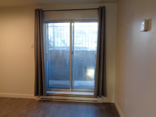 Cuisine - 2-12383 Av. Lapierre, Montréal (Montréal-Nord), QC - Indoor Photo Showing Other Room