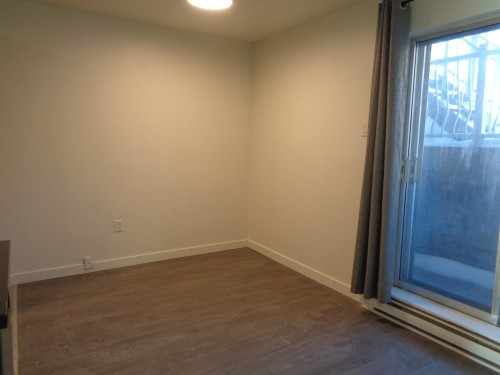 Coin-repas - 2-12383 Av. Lapierre, Montréal (Montréal-Nord), QC - Indoor Photo Showing Other Room