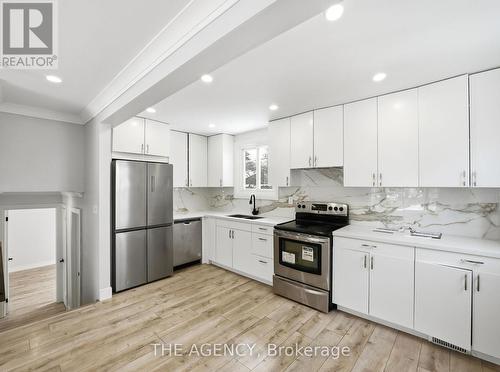 1236 Avonlea Road, Cambridge, ON - Indoor Photo Showing Kitchen With Stainless Steel Kitchen With Upgraded Kitchen