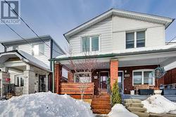 204 QUEENSDALE AVENUE  Toronto, ON M4C 2A9