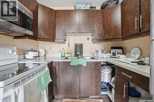 3523 Taylor Street E, Saskatoon, SK - Indoor Photo Showing Kitchen With Double Sink