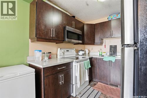 3523 Taylor Street E, Saskatoon, SK - Indoor Photo Showing Kitchen