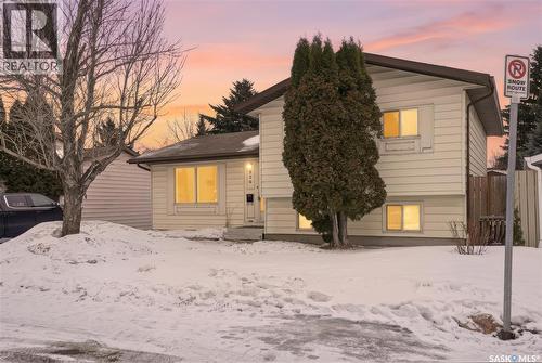 226 Stillwater DRIVE  Saskatoon, SK S7J 4K3