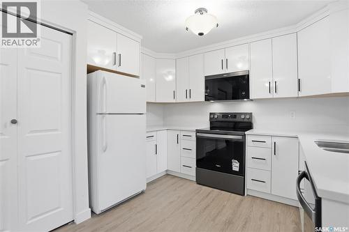 226 Stillwater Drive, Saskatoon, SK - Indoor Photo Showing Kitchen