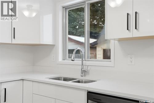 226 Stillwater Drive, Saskatoon, SK - Indoor Photo Showing Kitchen With Double Sink