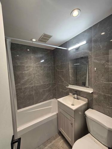 Salle de bains - 8-2530 Rue Sicard, Montréal (Mercier/Hochelaga-Maisonneuve), QC - Indoor Photo Showing Bathroom