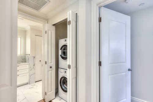 Laundry - 201-4469 Rue Ste-Catherine O., Westmount, QC - Indoor Photo Showing Laundry Room