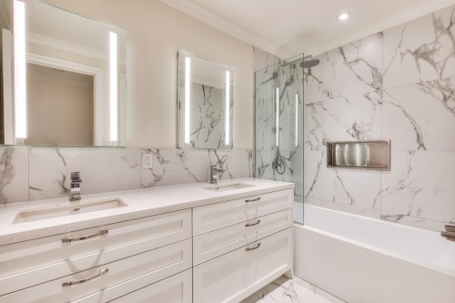 Master Bathroom - 201-4469 Rue Ste-Catherine O., Westmount, QC - Indoor Photo Showing Bathroom