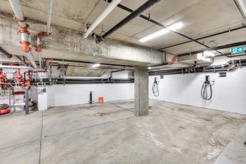 Garage - 201-4469 Rue Ste-Catherine O., Westmount, QC - Indoor Photo Showing Garage