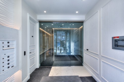 Entry - 201-4469 Rue Ste-Catherine O., Westmount, QC - Indoor Photo Showing Other Room