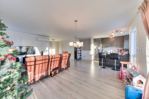 Cuisine - 683 Rue Péladeau, Laval (Auteuil), QC - Indoor Photo Showing Living Room