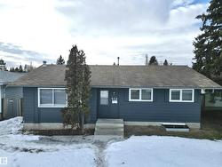 936 KNOTTWOOD RD S NW  Edmonton, AB T6K 3C2
