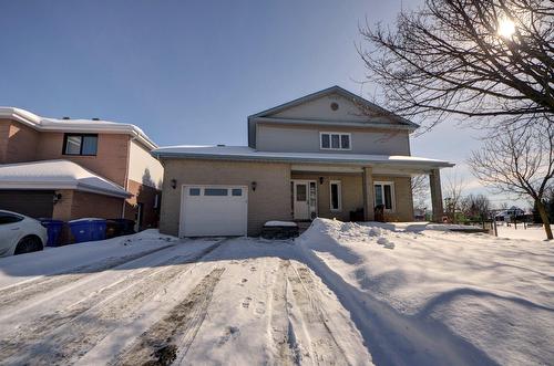 570 Rue Papineau  La Prairie, QC J5R 5H8