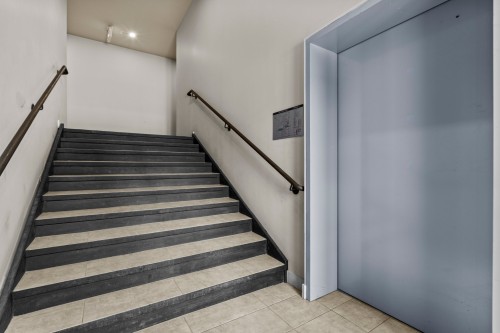 Ascenseur - 103-13225 Boul. Du Curé-Labelle, Mirabel, QC - Indoor Photo Showing Other Room