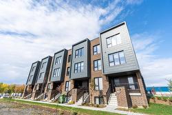 388 Av. Skaniatarati  Montréal (Lachine), QC H8S 0C1