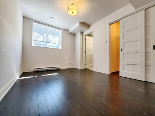 Bedroom - 388 Av. Skaniatarati, Montréal (Lachine), QC - Indoor Photo Showing Other Room