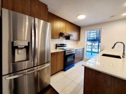 Kitchen - 388 Av. Skaniatarati, Montréal (Lachine), QC - Indoor Photo Showing Kitchen