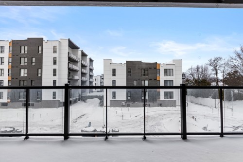 Balcon - 301-13225 Boul. Du Curé-Labelle, Mirabel, QC - Outdoor