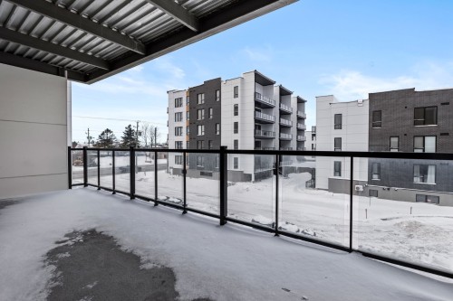 Balcon - 201-13225 Boul. Du Curé-Labelle, Mirabel, QC - Outdoor
