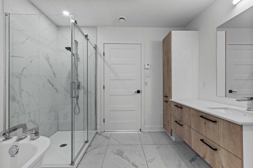 Bathroom - 205-13225 Boul. Du Curé-Labelle, Mirabel, QC - Indoor Photo Showing Bathroom