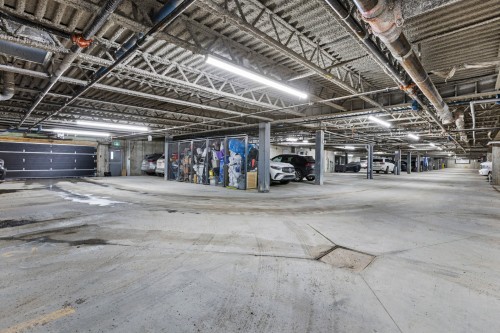 Parking - 205-13225 Boul. Du Curé-Labelle, Mirabel, QC - Indoor Photo Showing Garage