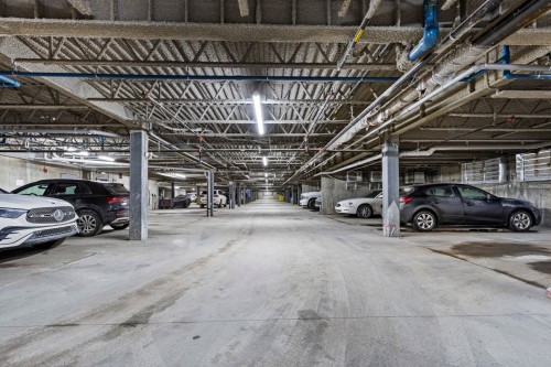 Parking - 205-13225 Boul. Du Curé-Labelle, Mirabel, QC - Indoor Photo Showing Garage