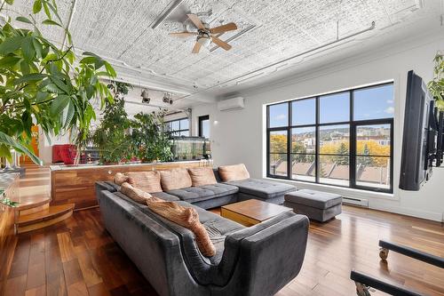 Living room - 3737 Rue Notre-Dame O., Montréal (Le Sud-Ouest), QC - Indoor Photo Showing Living Room