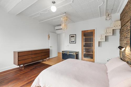 Primary bedroom - 3737 Rue Notre-Dame O., Montréal (Le Sud-Ouest), QC - Indoor Photo Showing Bedroom