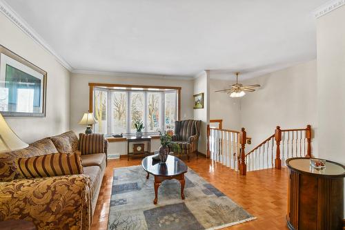 Salon - 52 Place Jasper, Candiac, QC - Indoor Photo Showing Living Room
