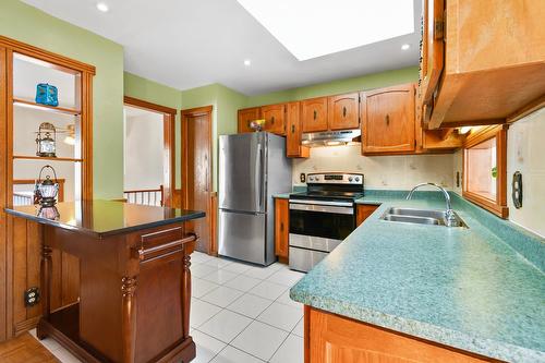 Cuisine - 52 Place Jasper, Candiac, QC - Indoor Photo Showing Kitchen With Double Sink