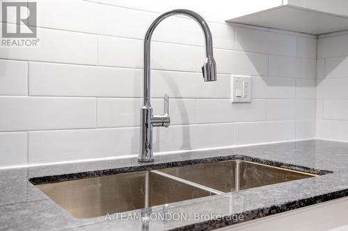 407 - 155 Kent Street, London East (East F), ON - Indoor Photo Showing Kitchen