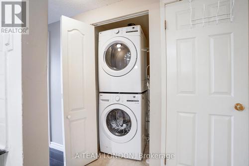 407 - 155 Kent Street, London East (East F), ON - Indoor Photo Showing Laundry Room