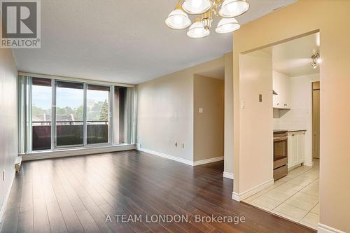 407 - 155 Kent Street, London East (East F), ON - Indoor