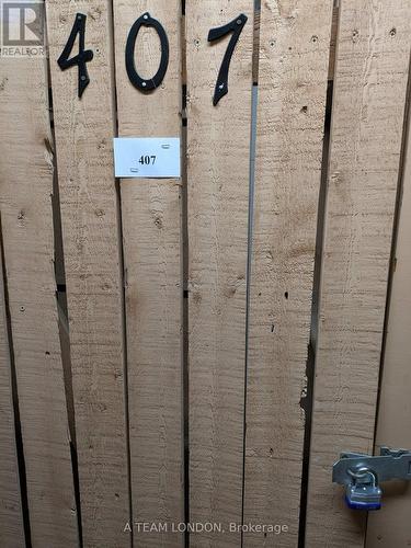 407 - 155 Kent Street, London East (East F), ON - Indoor