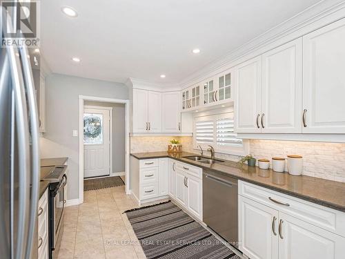 437 Highside Drive, Milton, ON - Indoor Photo Showing Kitchen With Stainless Steel Kitchen With Double Sink