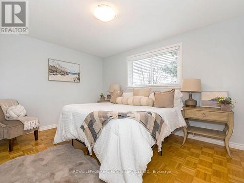 437 Highside Drive, Milton, ON - Indoor Photo Showing Bedroom