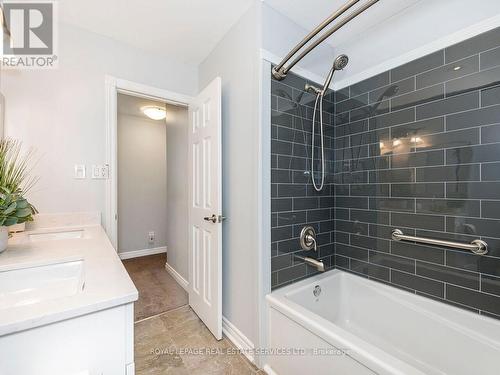 437 Highside Drive, Milton, ON - Indoor Photo Showing Bathroom