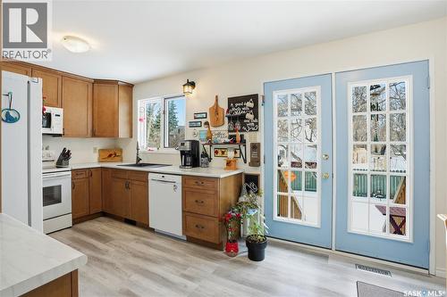 714 Wilkinson Way, Saskatoon, SK - Indoor Photo Showing Kitchen