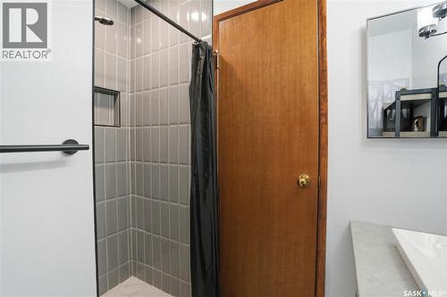 714 Wilkinson Way, Saskatoon, SK - Indoor Photo Showing Bathroom