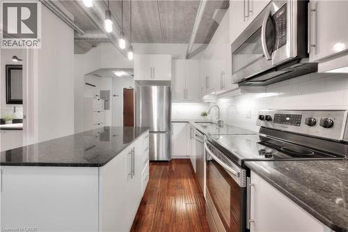 15 Devitt Avenue S Unit# 103, Waterloo, ON - Indoor Photo Showing Kitchen With Upgraded Kitchen