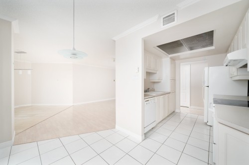 Cuisine - 1104-815 Rue Muir, Montréal (Saint-Laurent), QC - Indoor