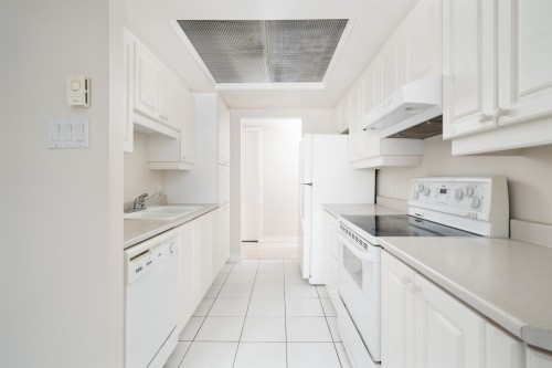 Cuisine - 1104-815 Rue Muir, Montréal (Saint-Laurent), QC - Indoor