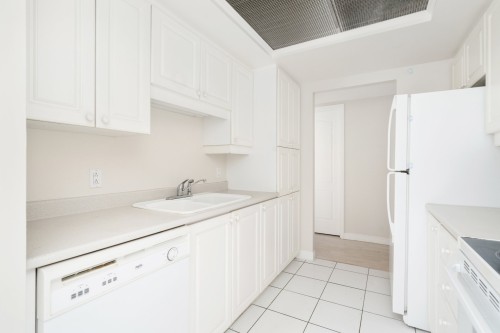 Cuisine - 1104-815 Rue Muir, Montréal (Saint-Laurent), QC - Indoor Photo Showing Other Room