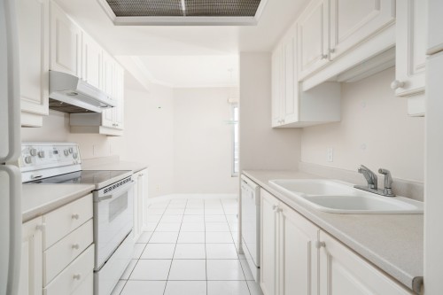 Cuisine - 1104-815 Rue Muir, Montréal (Saint-Laurent), QC - Indoor Photo Showing Kitchen