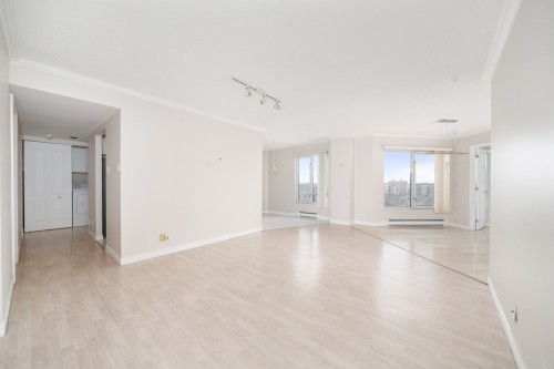 Salon - 1104-815 Rue Muir, Montréal (Saint-Laurent), QC - Indoor Photo Showing Other Room